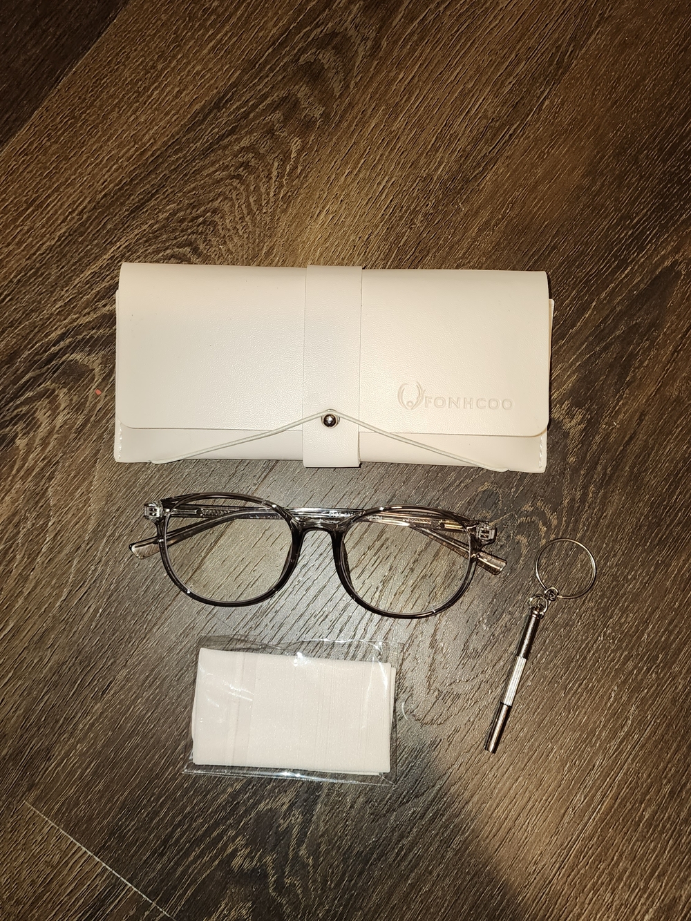Bluelight Glasses With Eyeglass Case And New Cleaning Wipe | OS